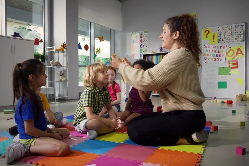 Kwalifikacje opiekunek w przedszkolu