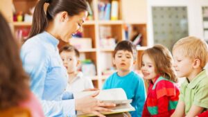 Czytanie jako klucz do rozwoju dziecka – odkryj korzyści i praktyczne porady dla rodziców