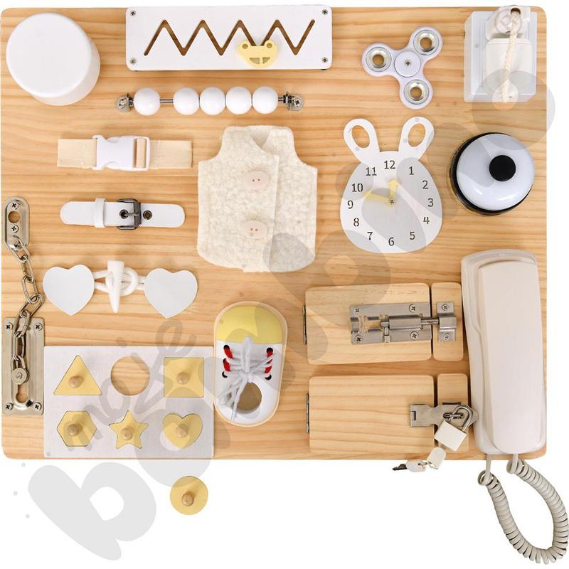 Tworzenie tablicy sensorycznej: proste kroki i bezpieczne materiały, które zachwycą każde dziecko