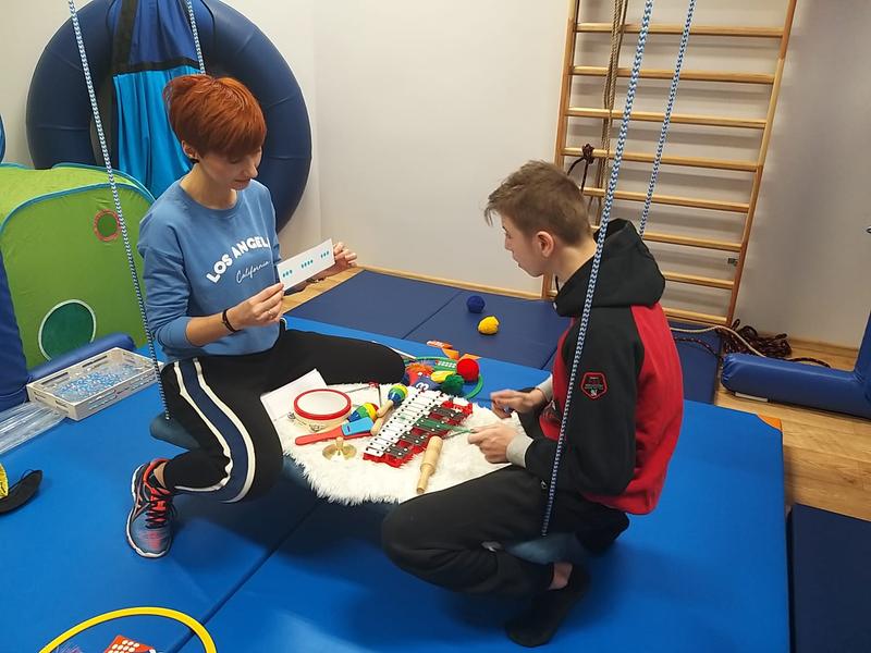 Wpływ integracji sensorycznej na autyzm