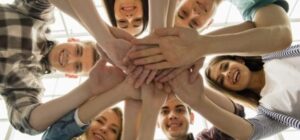 Budowanie relacji i pewności siebie: skuteczny scenariusz zajęć integracyjnych dla młodzieży