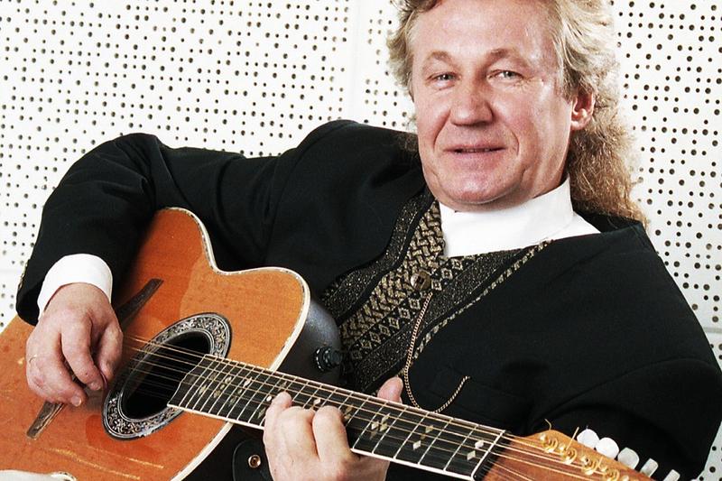 Świat nie wierzy łzom analiza