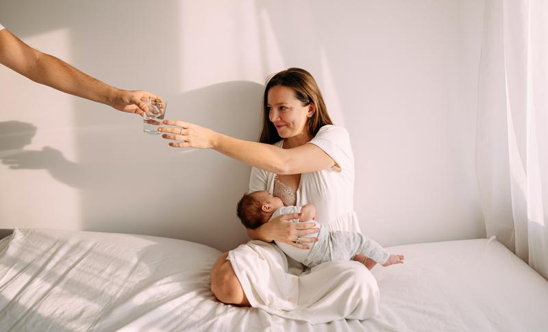 Wsparcie dla samotnych matek w Polsce: jakie świadczenia mogą Ci przysługiwać?