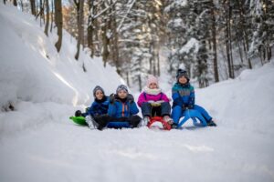 Rodzinny wyjazd w góry z dzieckiem: Oto 10 bezpiecznych miejsc na niezapomniane chwile