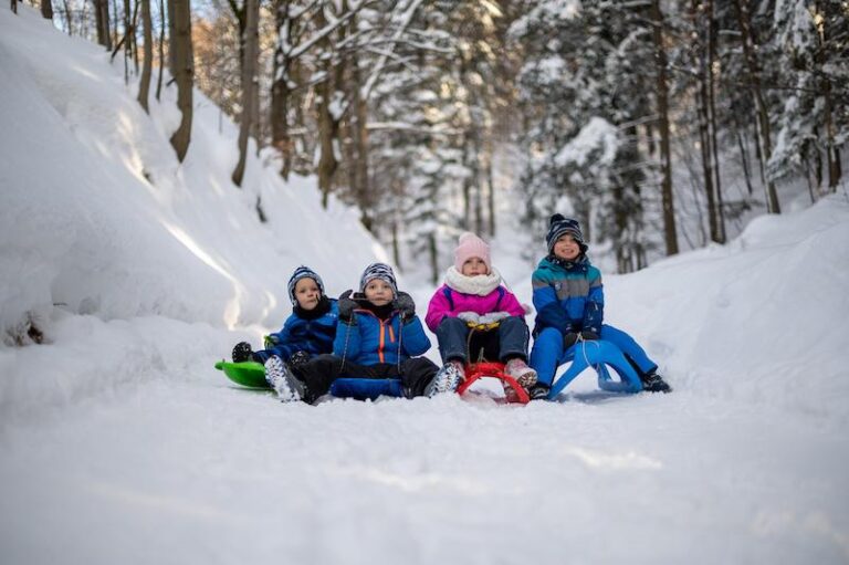 Rodzinny wyjazd w góry z dzieckiem: Oto 10 bezpiecznych miejsc na niezapomniane chwile
