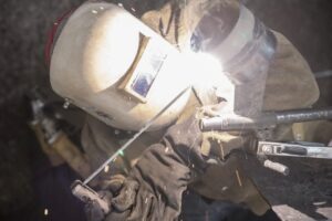 Skuteczne metody na bezpieczne zbijanie temperatury u dziecka – jakie są najlepsze?