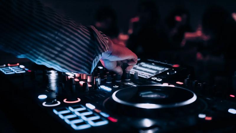 Dodatkowe koszty wynajmu DJ-a