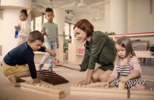 Przedszkole Montessori – zasady, korzyści i wpływ na rozwój dziecka