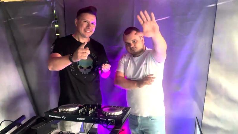 Wiek DJ Akuna