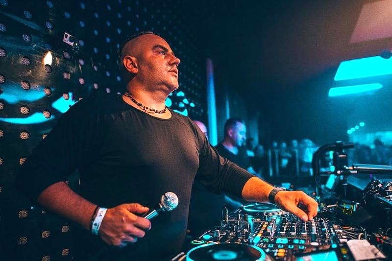 DJ Kris – ile ma lat? Wiek, początki i najważniejsze momenty kariery